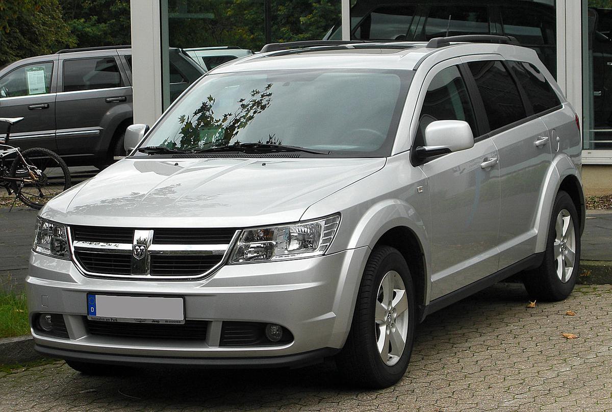 Mua xe gia đình 7 chỗ từ 1,7 đến 2 tỷ đồng