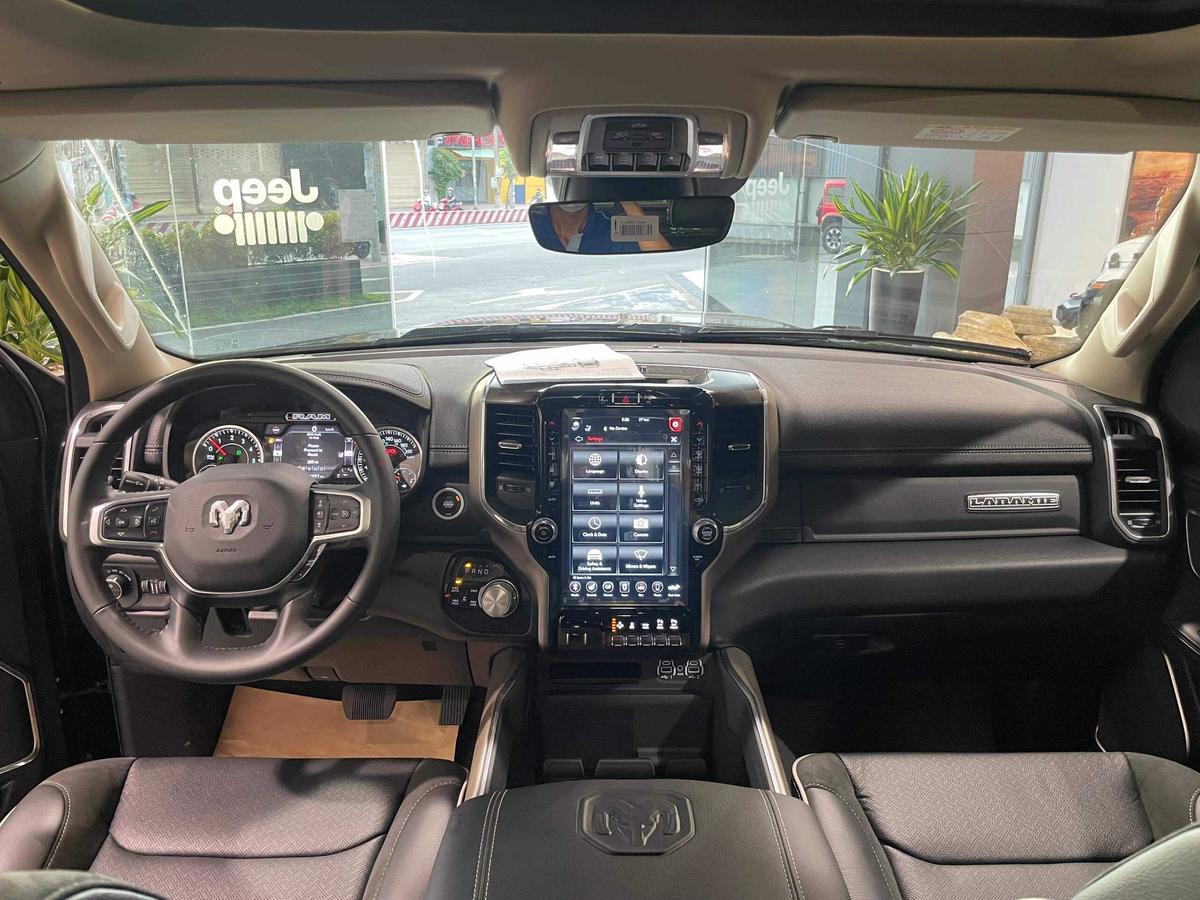Nội thất Ram 1500 Laramine