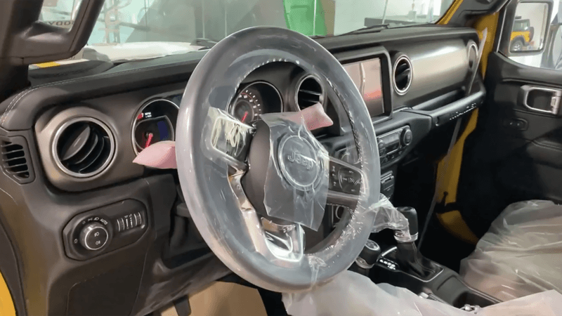 Nội thất của Jeep Wrangler Rubicon 2 cửa