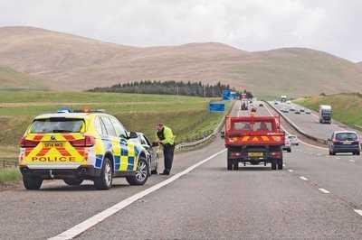 Những trường hợp xe ô tô có thể đi vào làn dừng khẩn cấp