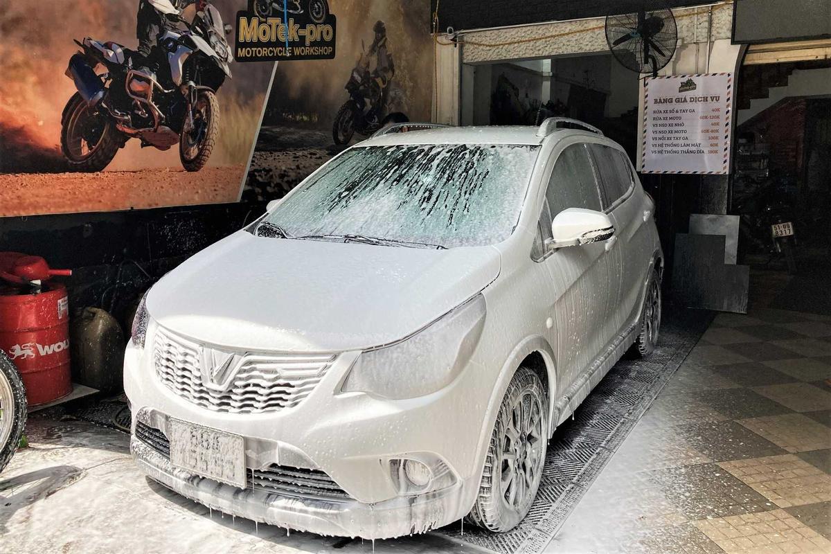 Nên lựa chọn dung dịch tẩy rửa có độ pH trung tính.