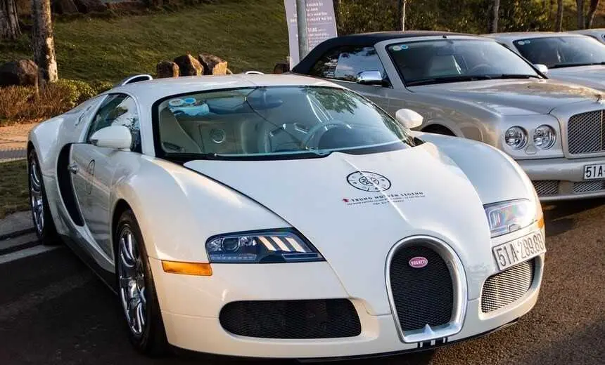 Bugatti Veyron được mua lại bởi doanh nhân Đặng Lê Nguyên Vũ vào năm 2018.