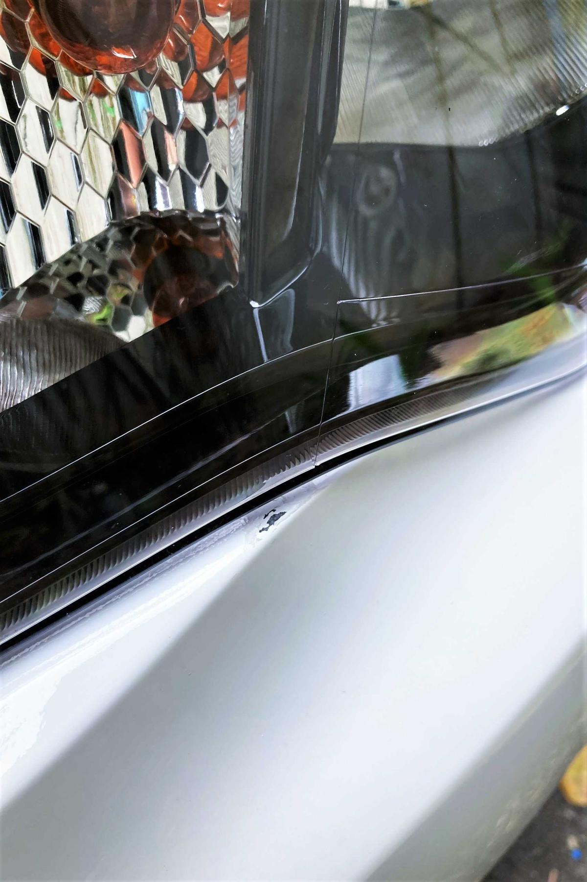 Vết xước sau khi rửa tại máy tự động trên xe chị Nhi.