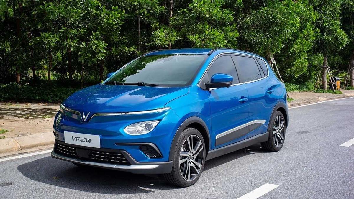 VF e34 không có nhiều đường nét tạo hình cầu kỳ