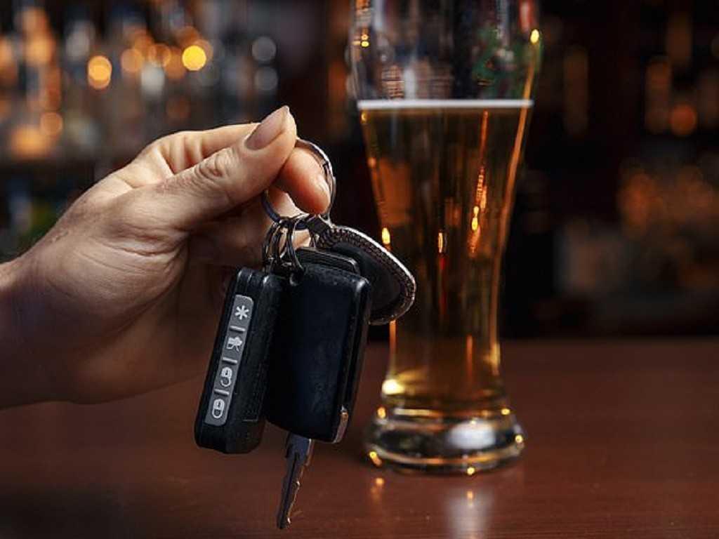 Tại Mỹ, giới hạn độ cồn được chia ra 2 mức độ với người trên và dưới 21 tuổi