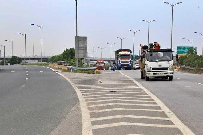 Mức xử phạt khi đi xe vào vạch xương cá