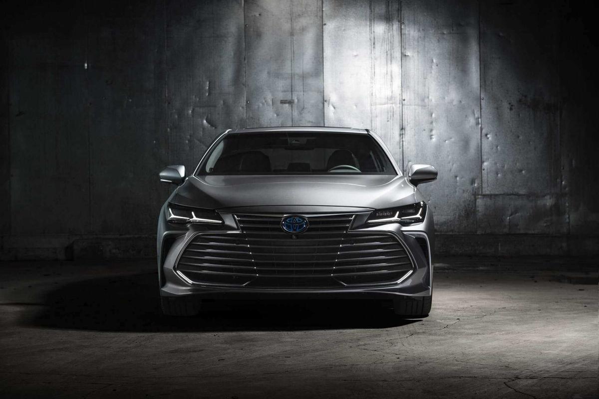 Đầu xe Toyota Avalon 2022
