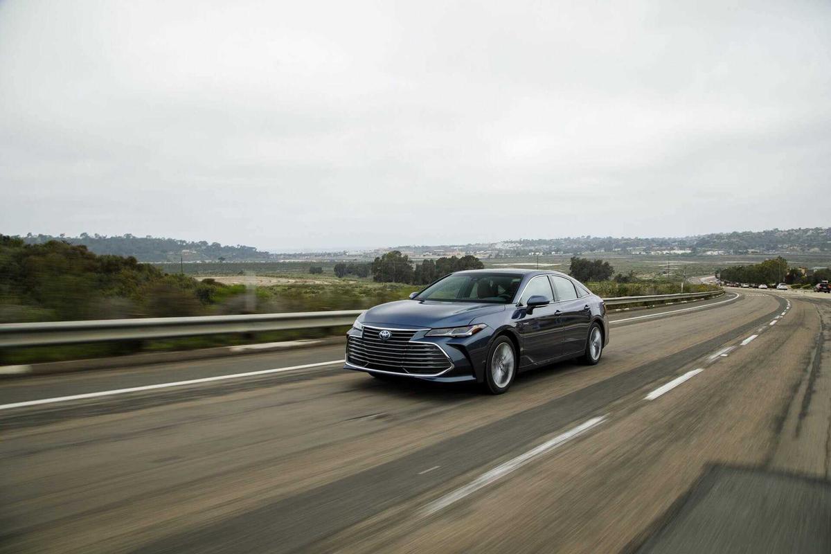 Ngoại hình xe Toyota Avalon 2022