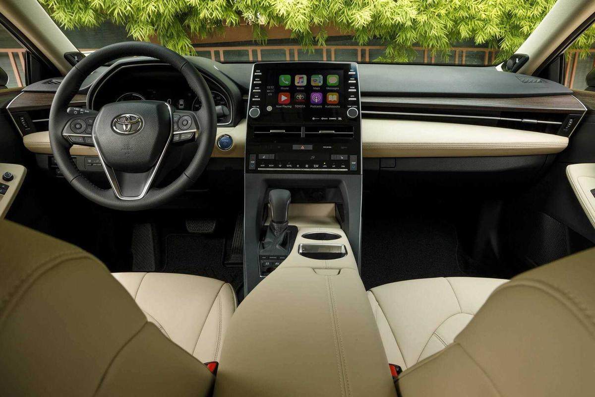 Khoang cabin xe Toyota Avalon 2022