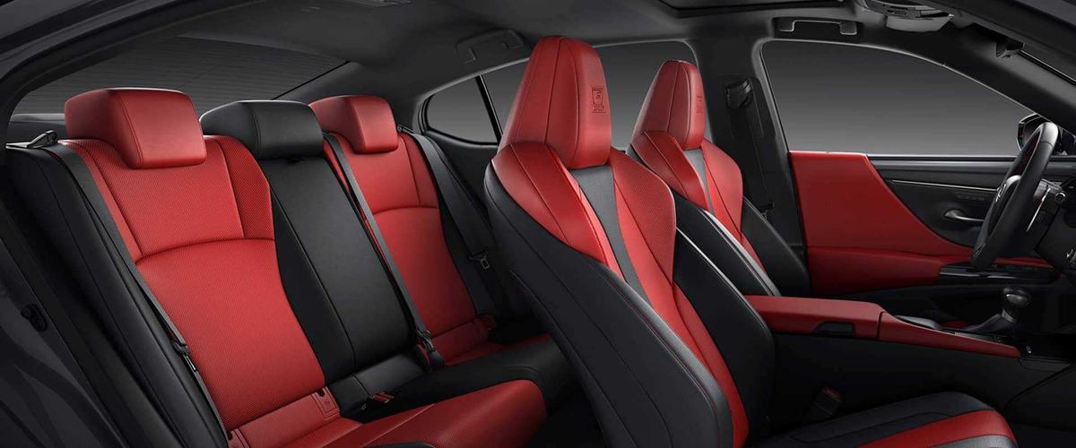 Ghế ngồi với 2 tông màu