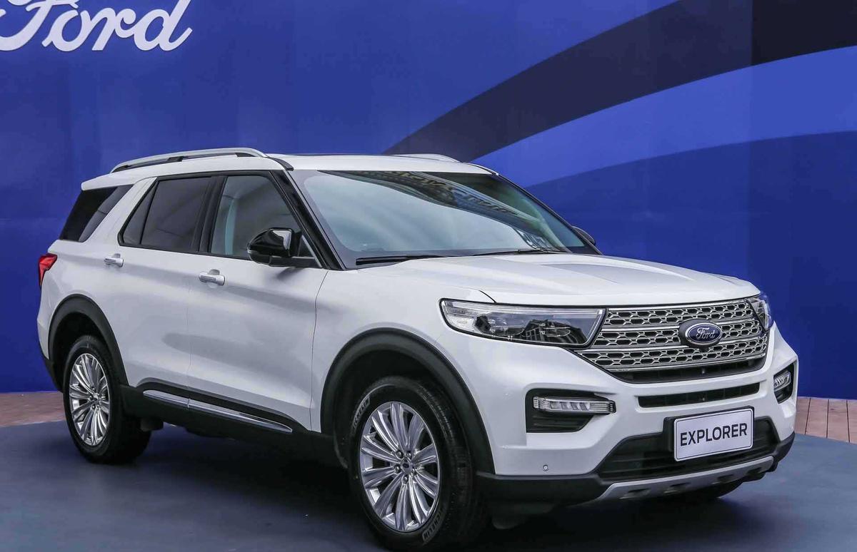 Ford Explorer 2022 giá 2,366 tỷ đồng