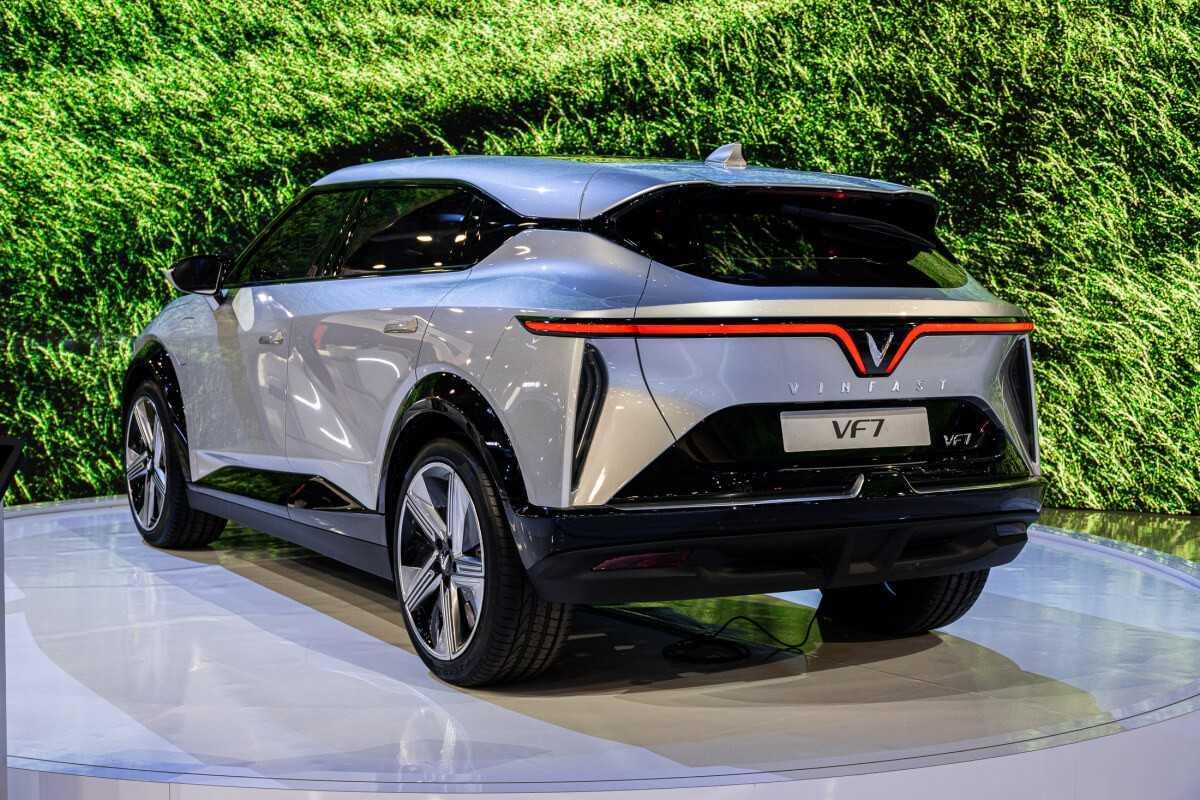 Thân xe cơ bắp đồ sộ