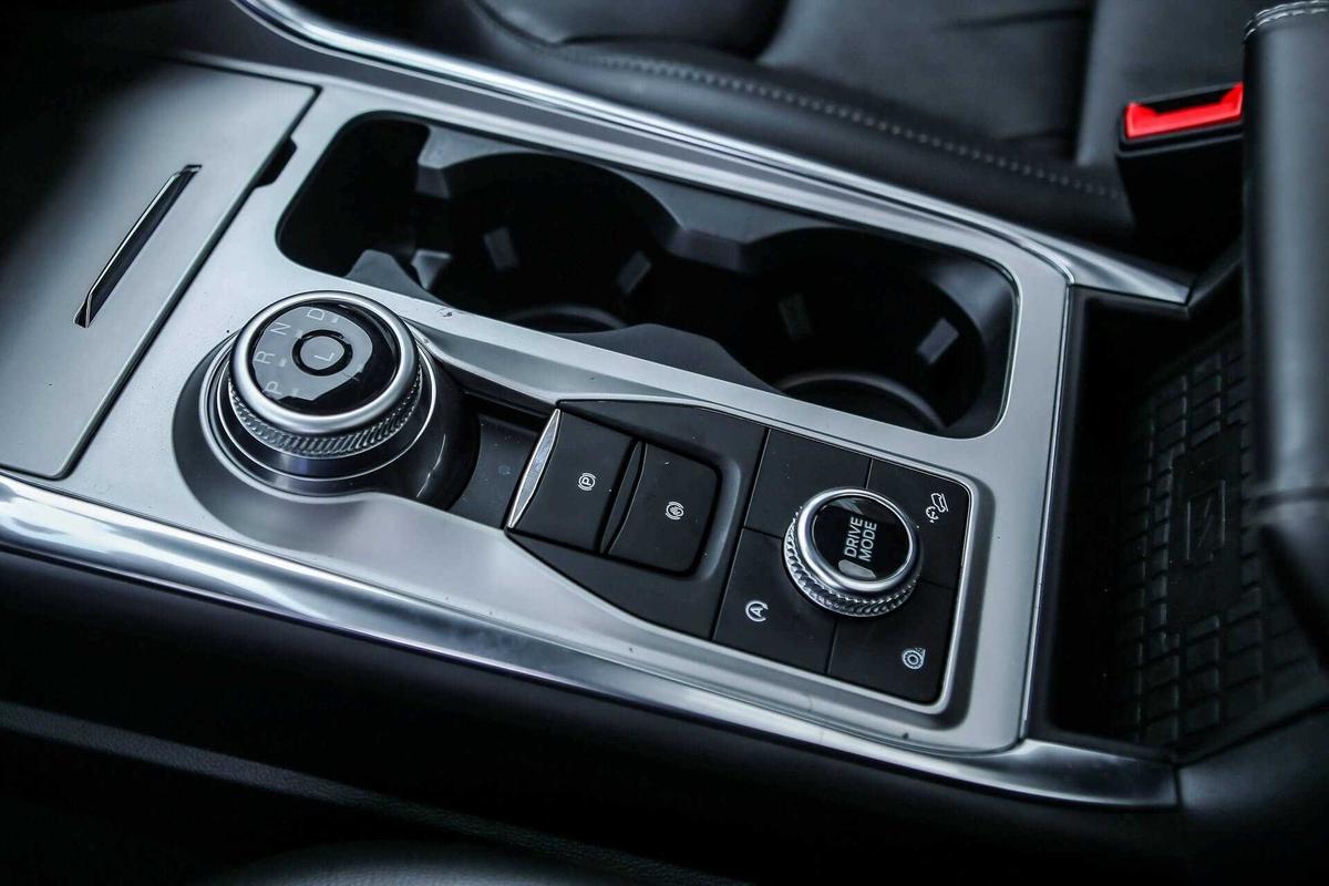 Nội thất Ford Explorer