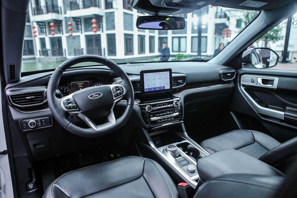 Nội thất Ford Explorer