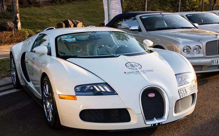 Bugatti Veyron - 50 tỷ đồng