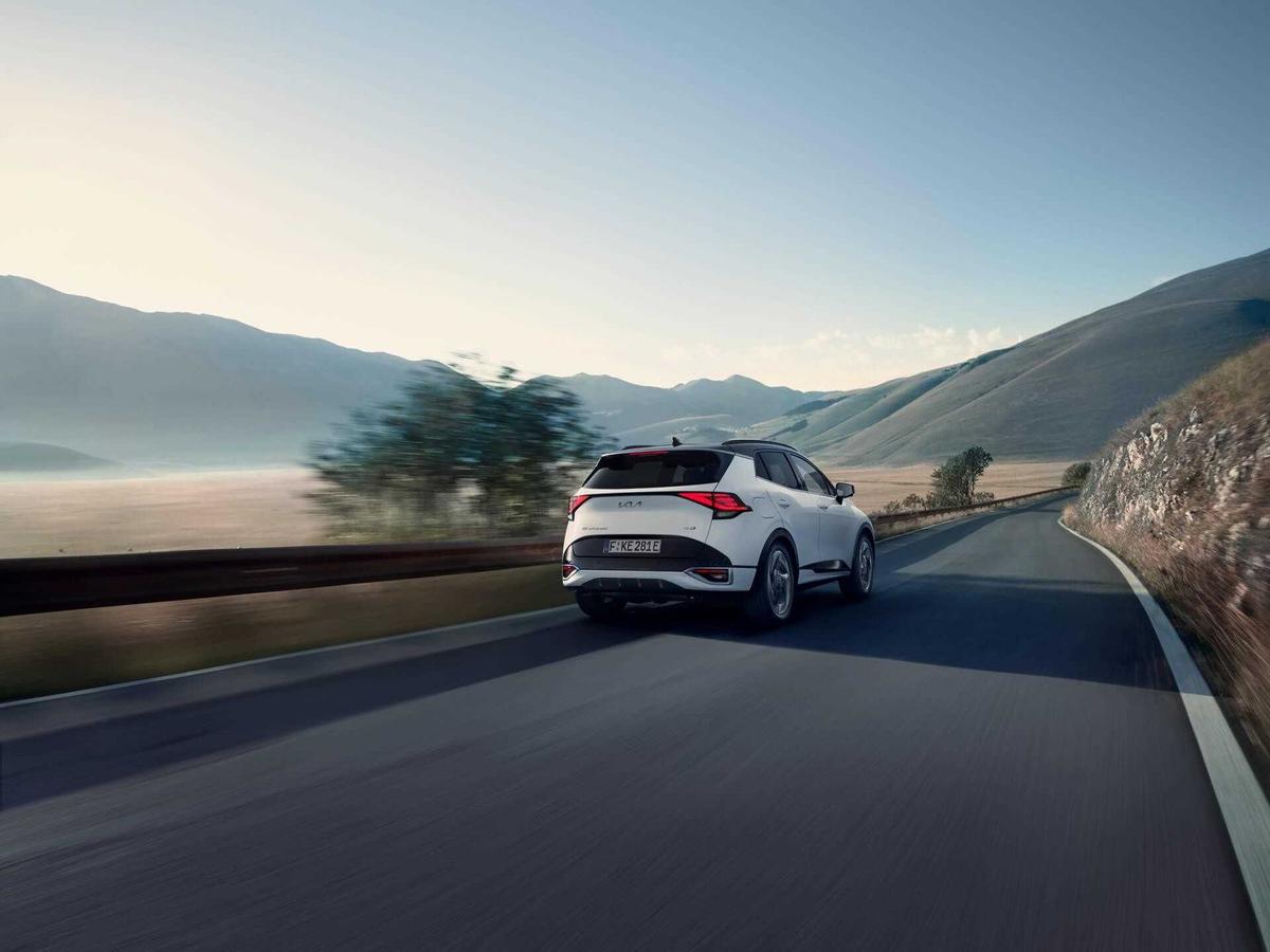 Kia Sportage 2022 bản siêu tiết kiệm nhiên liệu ra mắt, giá từ 50.100 USD-2