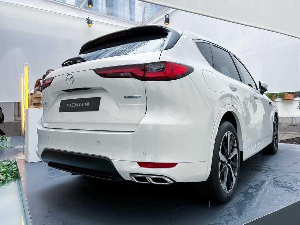 Mazda CX-60, đối thủ mới của Mercedes-Benz GLC-5