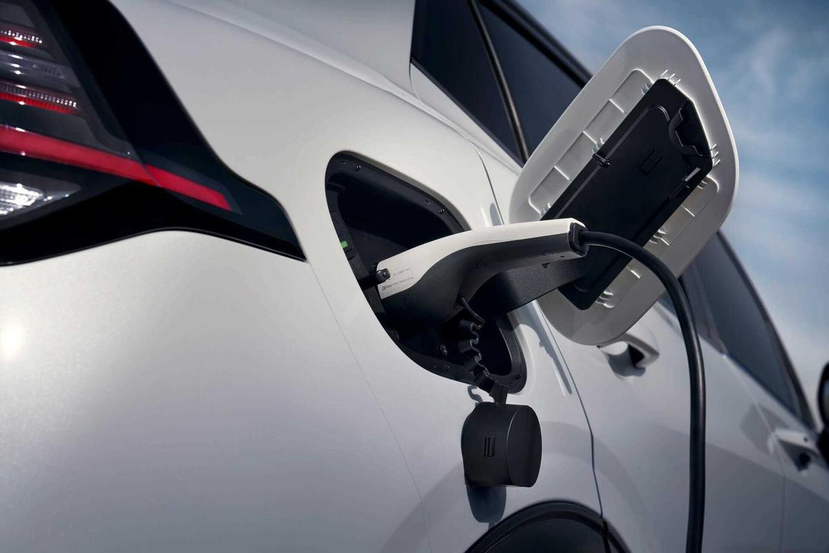 Kia Sportage 2022 bản siêu tiết kiệm nhiên liệu ra mắt, giá từ 50.100 USD-5