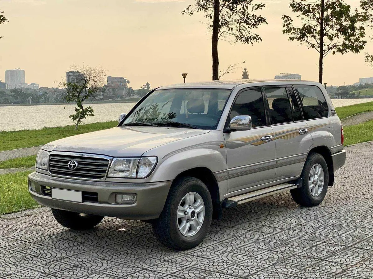 Toyota Land Cruiser: 15 - 19lít/100 km