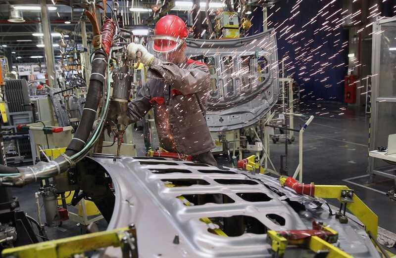 Nhiều hãng ô tô phải dừng sản xuất vì thiếu nguồn cung linh kiện-2