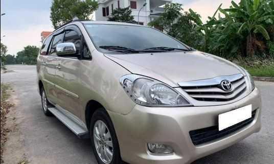 Toyota Innova 2009 – 2010.