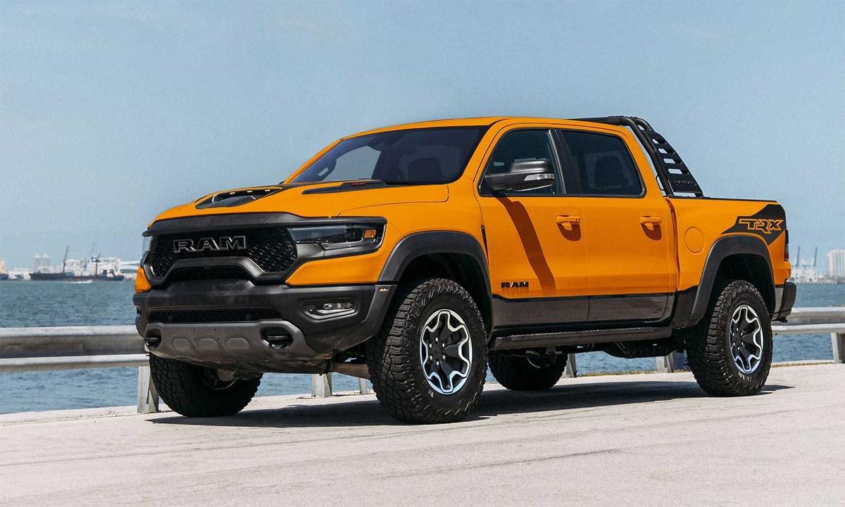 Bán tải Ram 1500 TRX 4x4 không phải siêu xe hay xe siêu sang nhưng đứng cùng Lamborghini Aventador và Ferrari 812 GTS trong bảng xếp hạng.