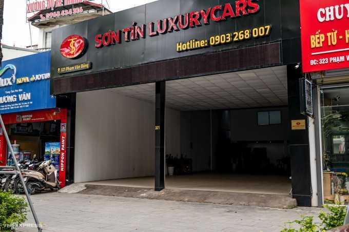 Showroom ôtô chuyển hết xe mới đi nơi khác-2