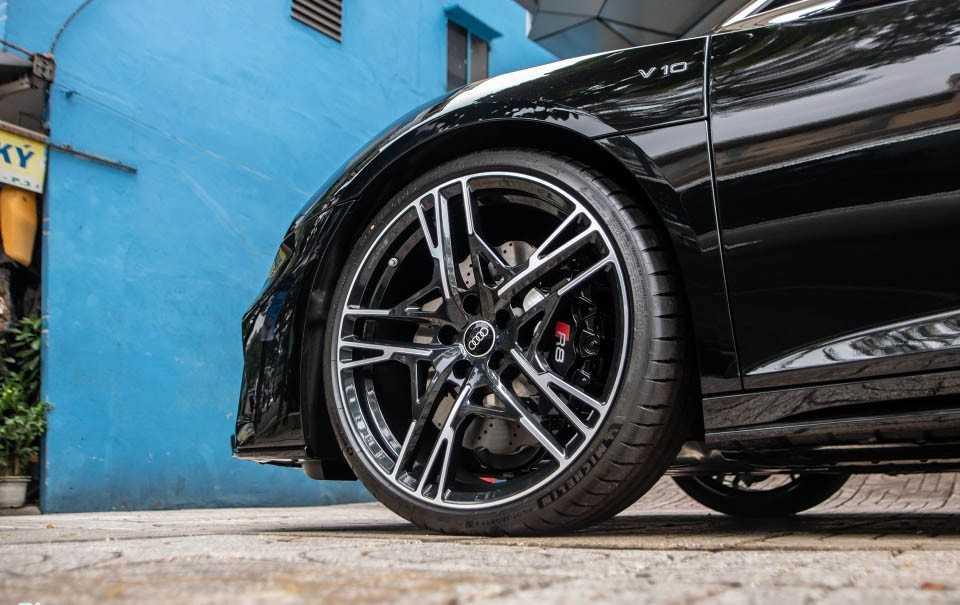 Audi R8 V10 Spyder 2022 vừa cập bến Việt Nam-5