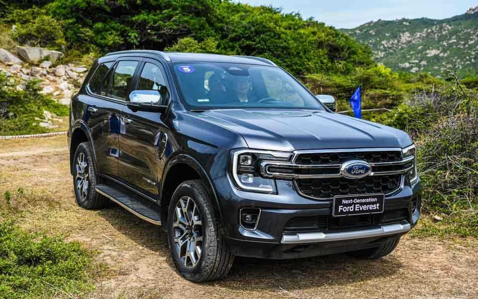 Khám phá Ford Everest 2022 bản cao nhất, giá bán hơn 1,45 tỷ đồng-2