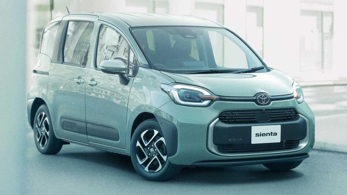 Toyota Sienta 2023-1