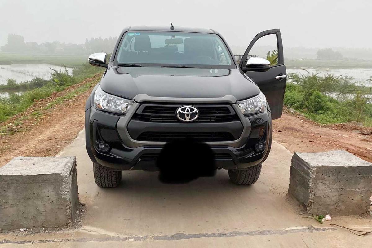 Những mẹo giúp tài xế lách ô tô qua khe hẹp dễ dàng-1