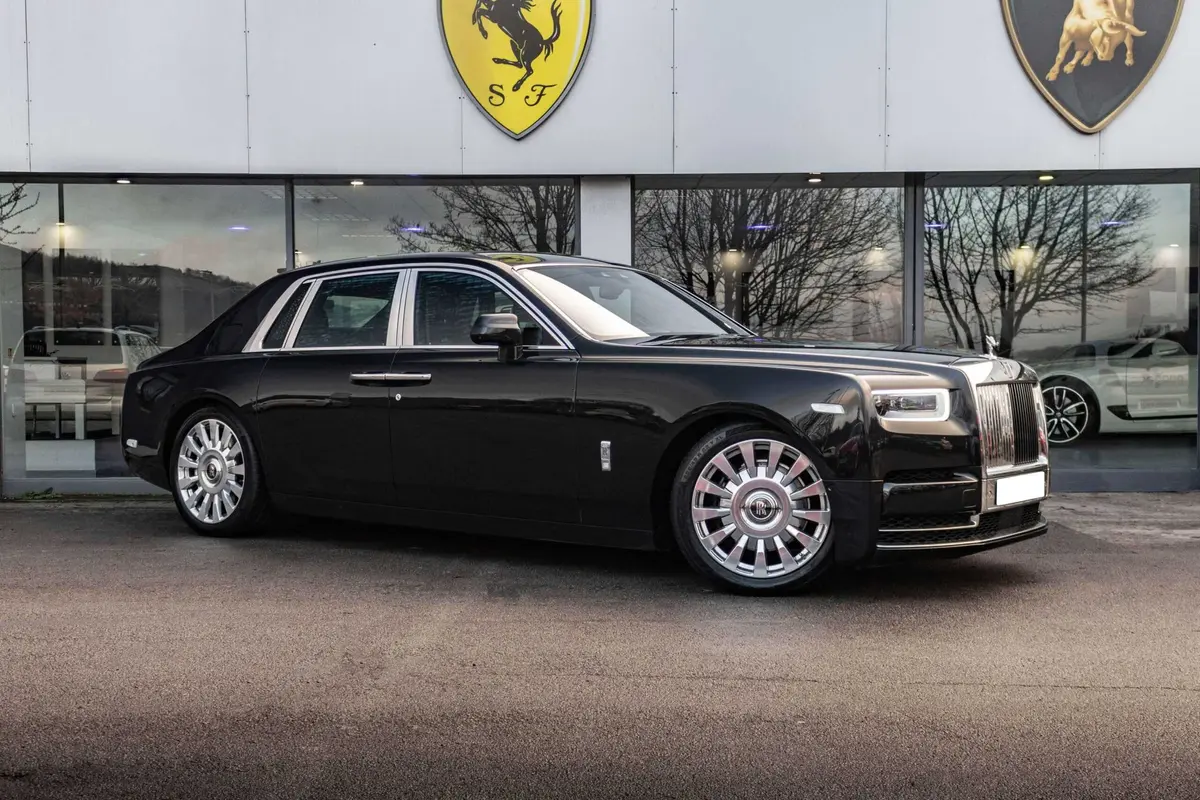 Rolls Royce Phantom 8: Giá bán & Thông số 2023