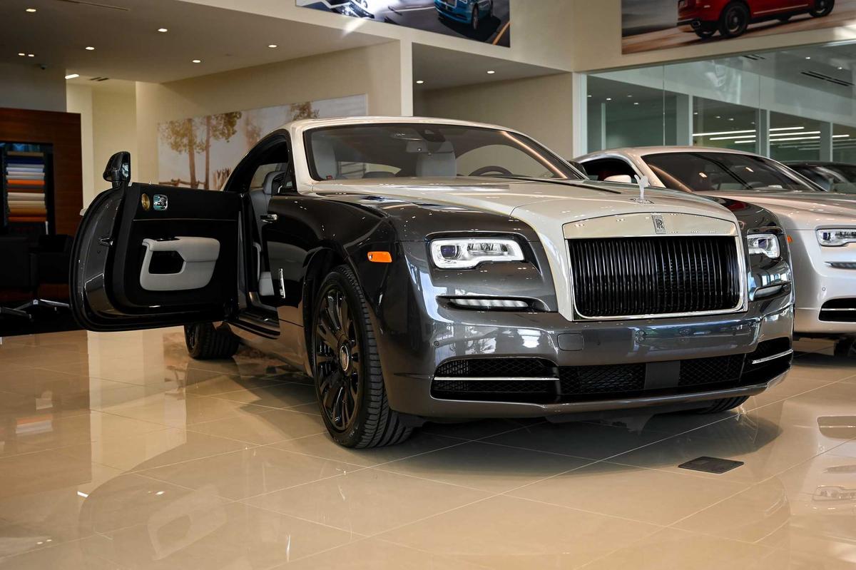 Rolls Royce Wraith: Giá bán và Thông số 2023