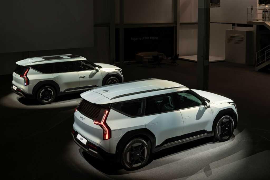 Kia EV9 ra mắt - SUV điện 3 hàng ghế đầu tiên trên thế giới có thể xoay 180 độ