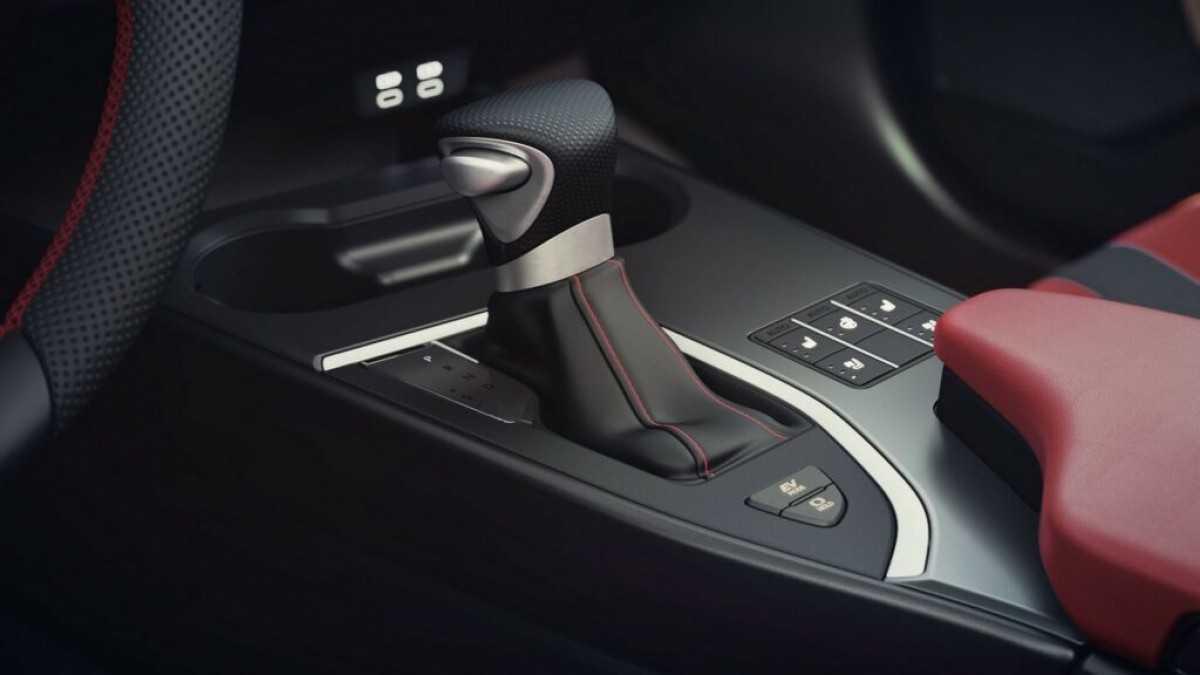 Lexus UX 2024 biến động nhẹ tăng giá bán