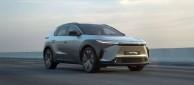 Toyota Giảm Giá Xe Điện bZ4X Cho Năm 2025, Bổ Sung Thêm Trang Bị